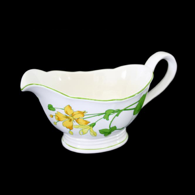 Gravy Boat Geranium Malva by Villeroy & Boch | PORZELINO SHOP